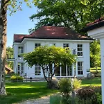 ホームステイ Herrenhaus - Starnberger - Ammerland *