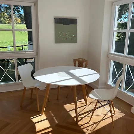 Herrenhaus - Starnberger - Ammerland Homestay *